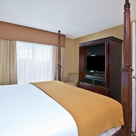 Holiday Inn Express & Suites - Sharon-Hermitage By Ihg West Middlesex Exteriér fotografie