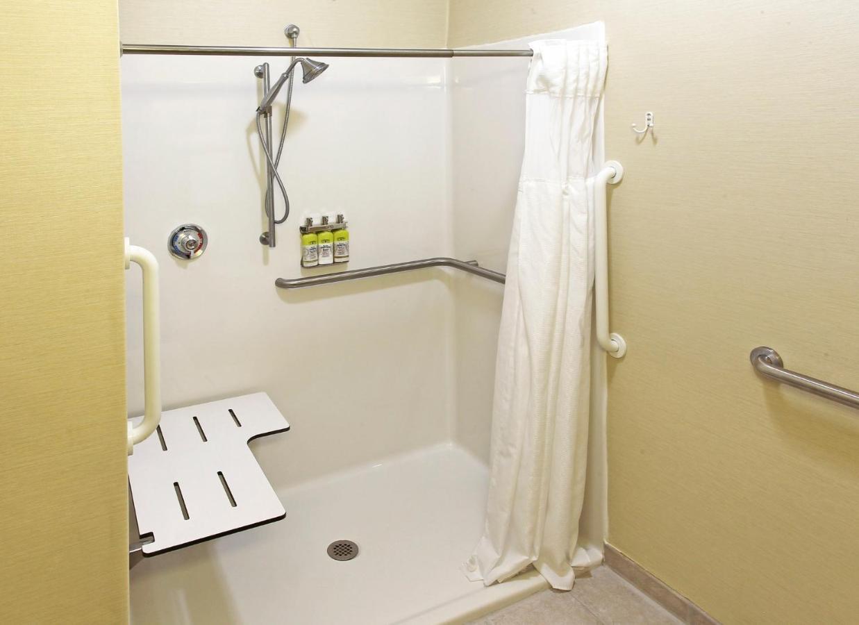 Holiday Inn Express & Suites - Sharon-Hermitage By Ihg West Middlesex Exteriér fotografie