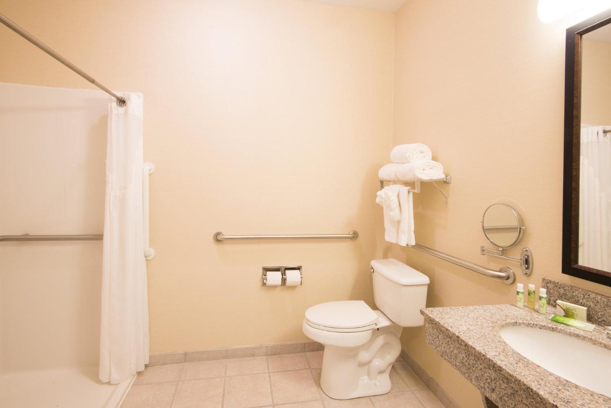 Holiday Inn Express & Suites - Sharon-Hermitage By Ihg West Middlesex Exteriér fotografie
