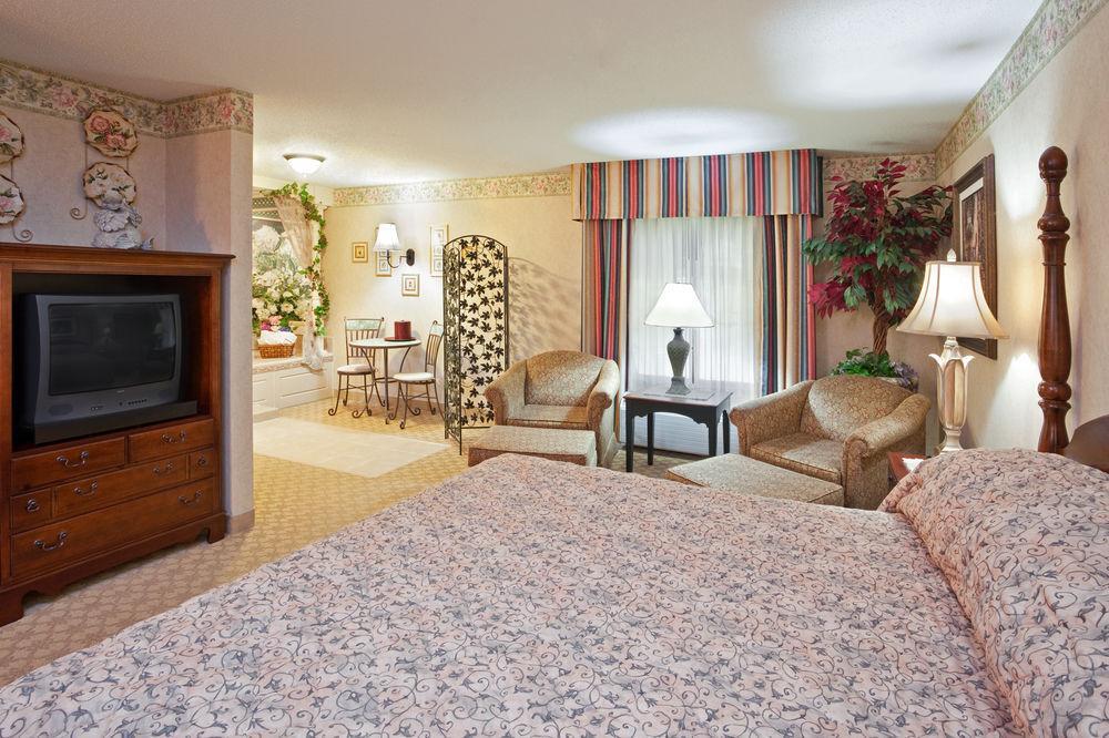 Holiday Inn Express & Suites - Sharon-Hermitage By Ihg West Middlesex Exteriér fotografie