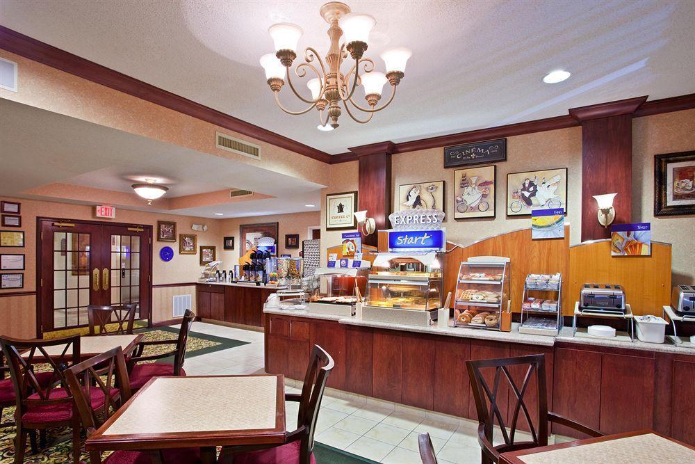 Holiday Inn Express & Suites - Sharon-Hermitage By Ihg West Middlesex Restaurace fotografie